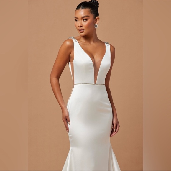 Fashion Nova Giselle Satin Gown - White - NWT - Picture 2 of 7